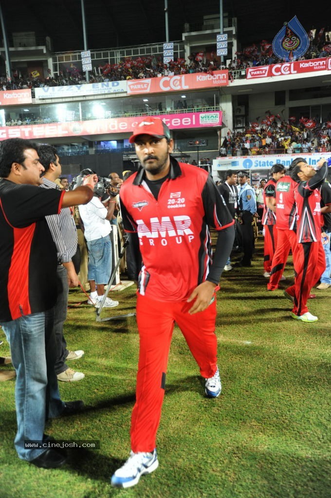 Telugu Warriors VS Chennai Rhinos Match  - 52 / 61 photos