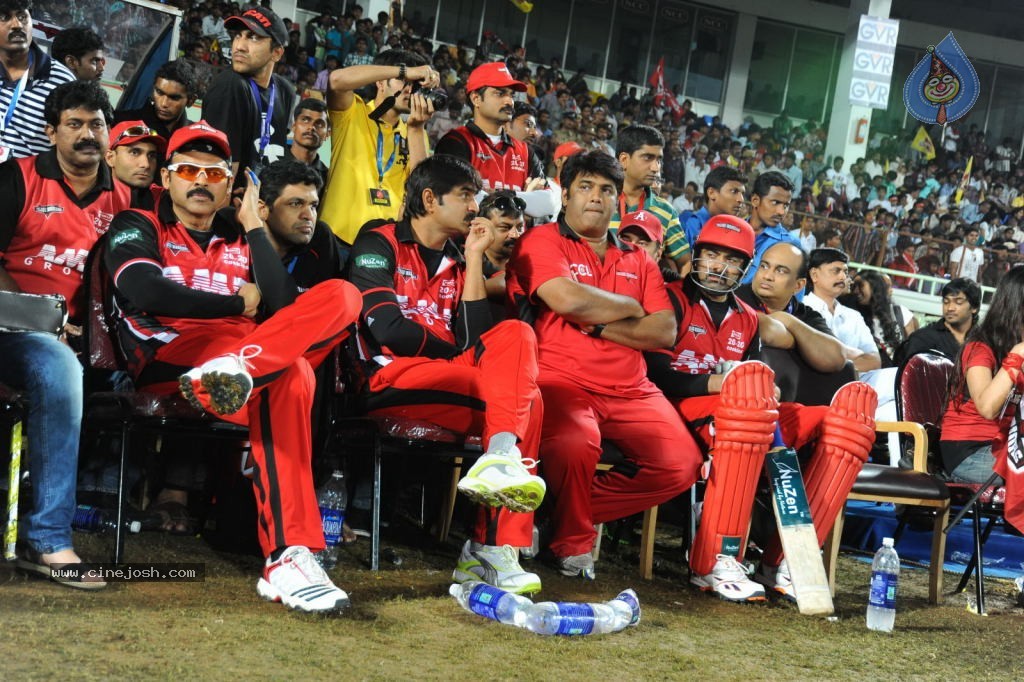 Telugu Warriors VS Chennai Rhinos Match Photos - 2 / 86 photos