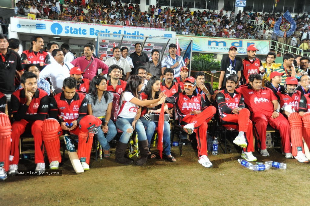 Telugu Warriors VS Chennai Rhinos Match Photos - 9 / 86 photos