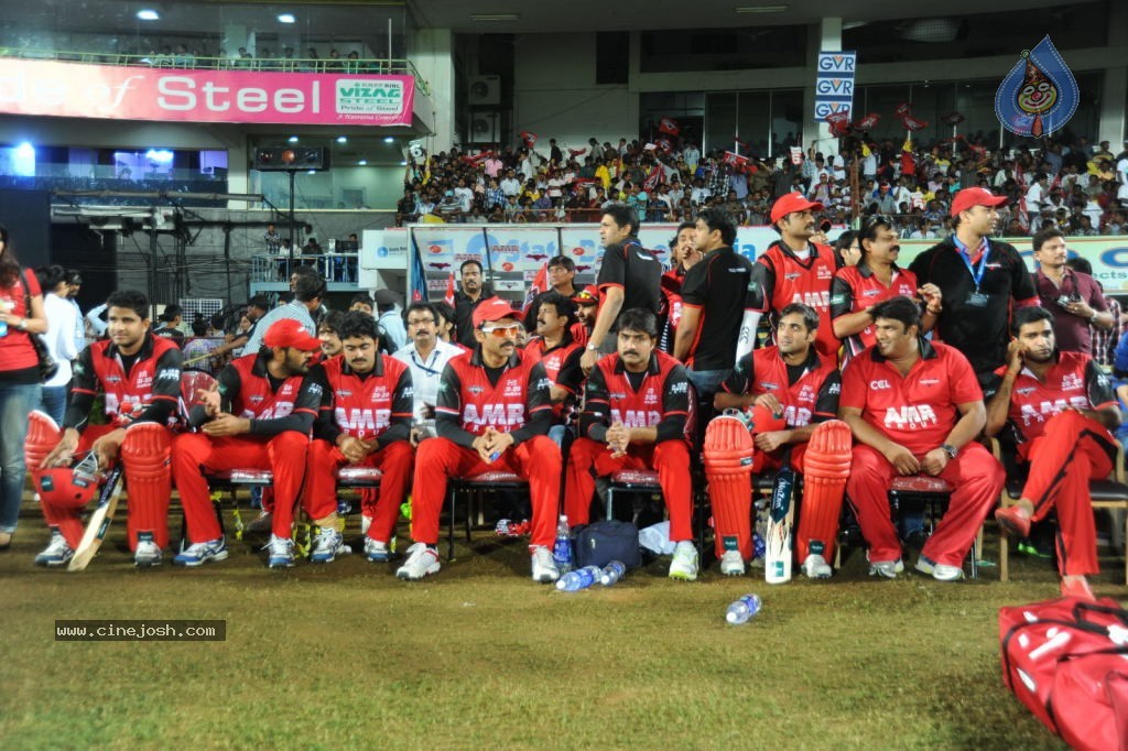 Telugu Warriors VS Chennai Rhinos Match Photos - 23 / 86 photos