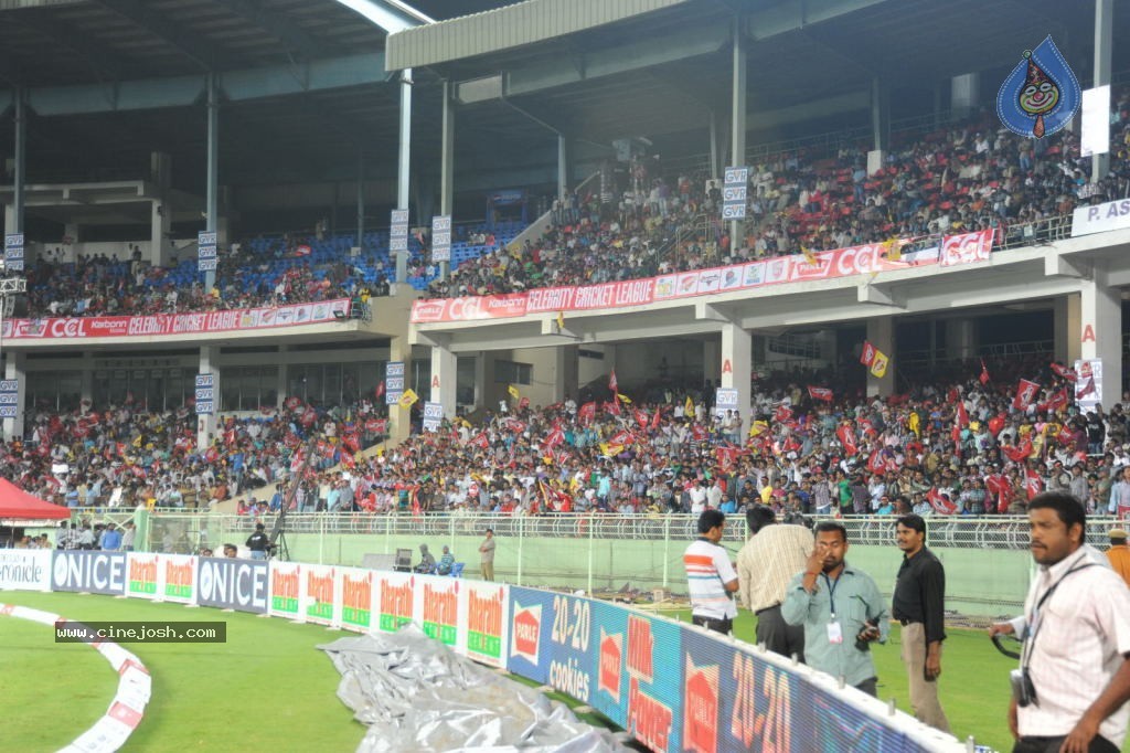 Telugu Warriors VS Chennai Rhinos Match Photos - 29 / 86 photos