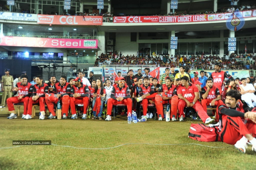 Telugu Warriors VS Chennai Rhinos Match Photos - 44 / 86 photos