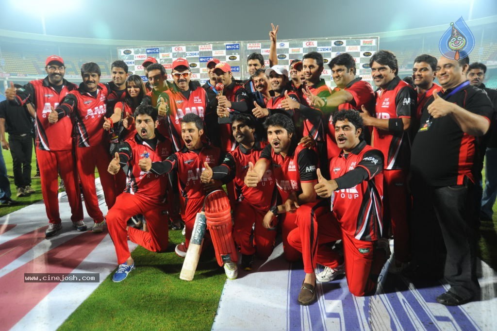 Telugu Warriors VS Chennai Rhinos Match Photos - 49 / 86 photos