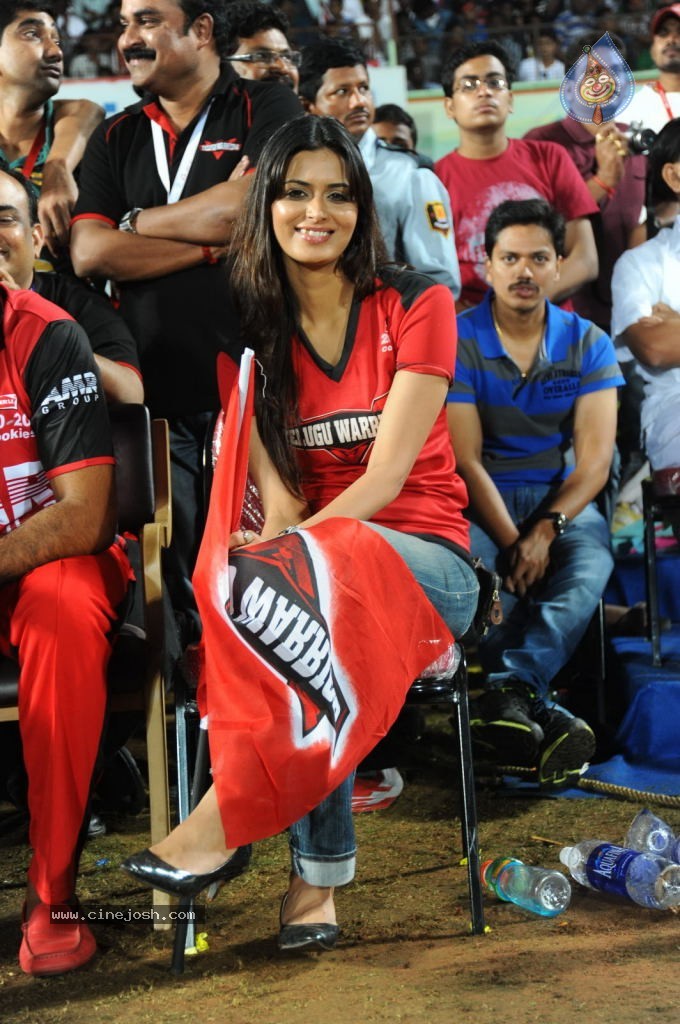 Telugu Warriors VS Chennai Rhinos Match Photos - 50 / 86 photos