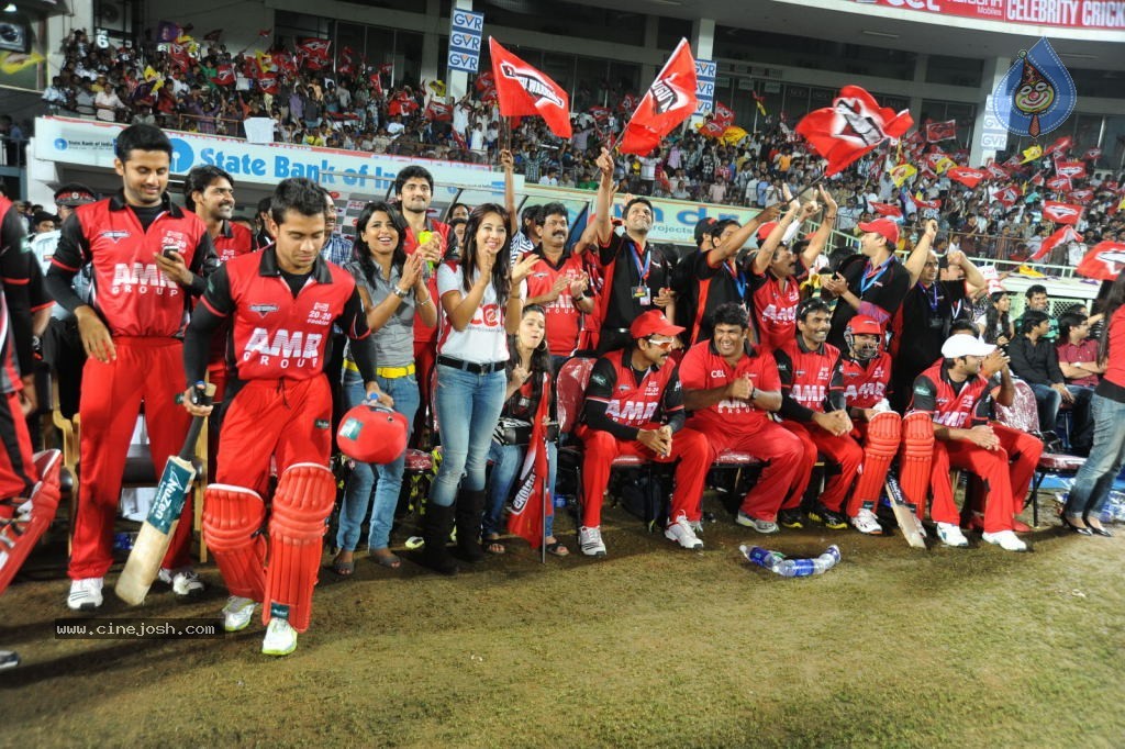 Telugu Warriors VS Chennai Rhinos Match Photos - 55 / 86 photos
