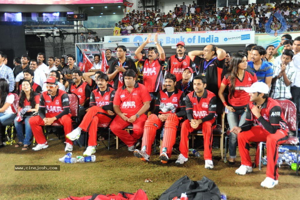 Telugu Warriors VS Chennai Rhinos Match Photos - 66 / 86 photos
