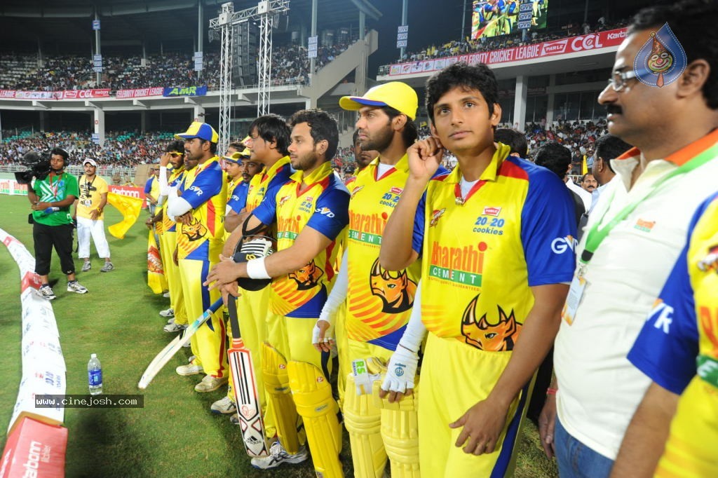 Telugu Warriors VS Chennai Rhinos Match Photos - 72 / 86 photos