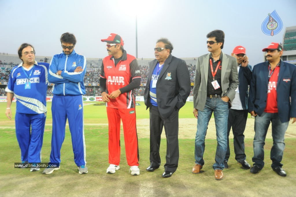 Telugu Warriors Vs Karnataka Bulldozers Match Photos 01 - 27 / 86 photos