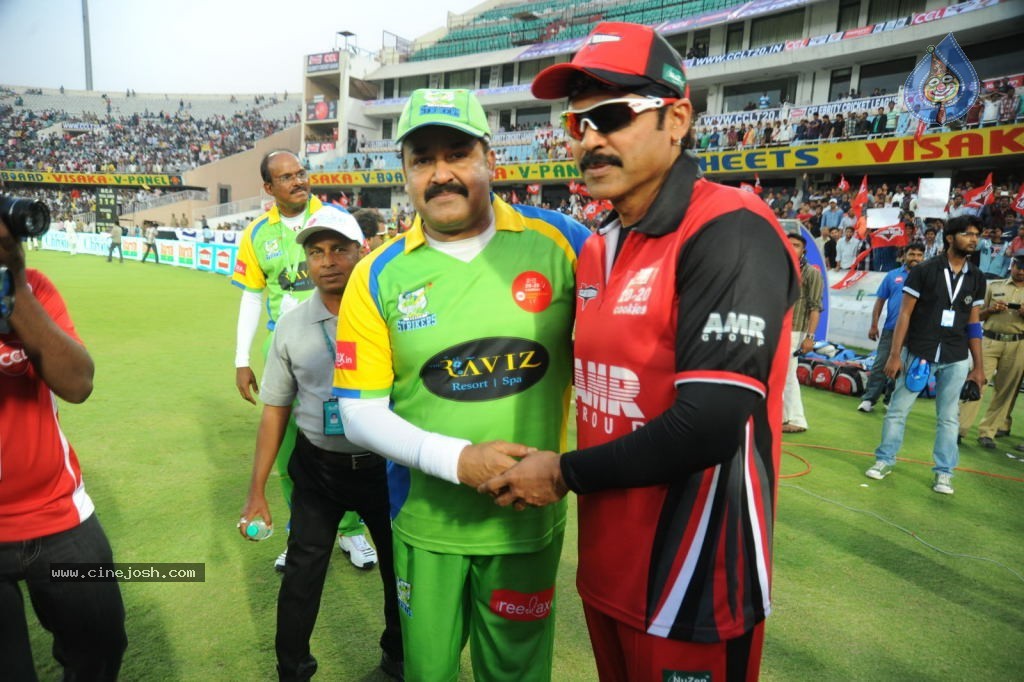Telugu Warriors Vs Karnataka Bulldozers Match Photos 01 - 29 / 86 photos