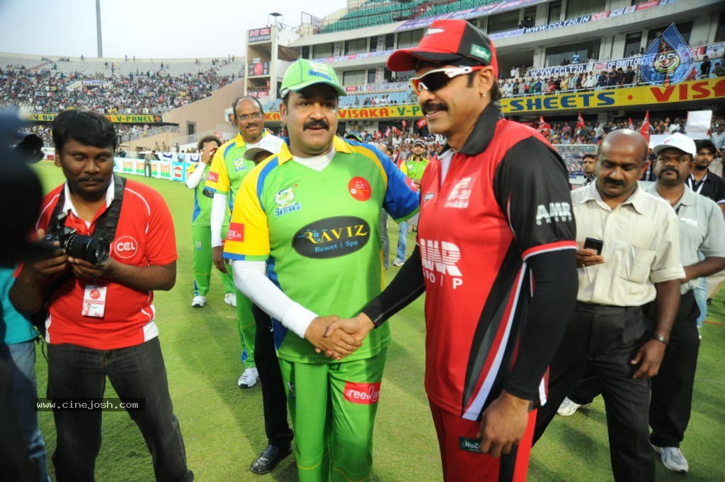 Telugu Warriors Vs Karnataka Bulldozers Match Photos 01 - 36 / 86 photos