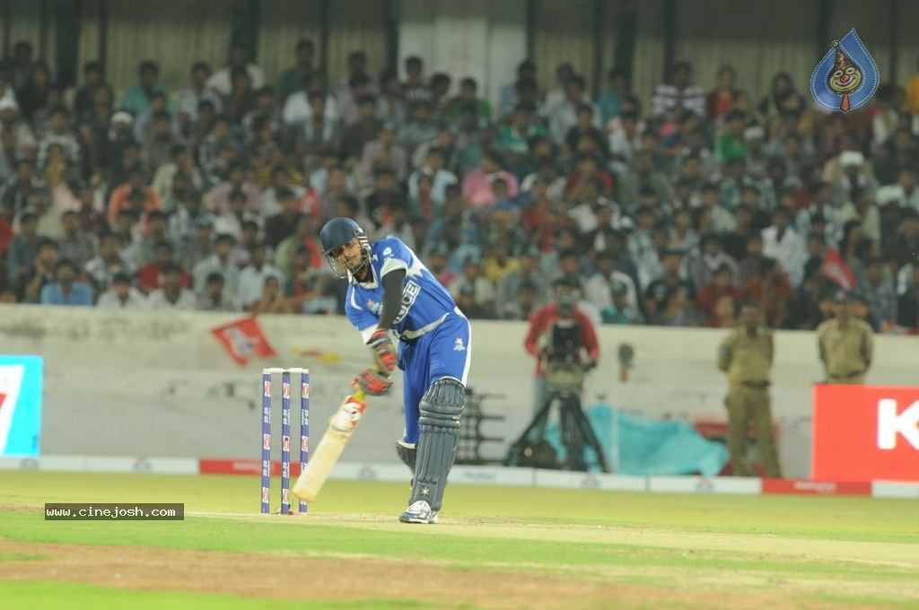 Telugu Warriors Vs Karnataka Bulldozers Match Photos 01 - 45 / 86 photos