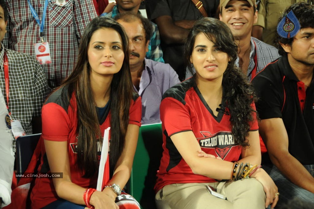 Telugu Warriors Vs Karnataka Bulldozers Match Photos 01 - 60 / 86 photos