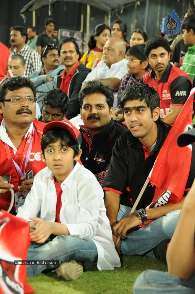 Telugu Warriors Vs Karnataka Bulldozers Match Photos 01 - 83 / 86 photos