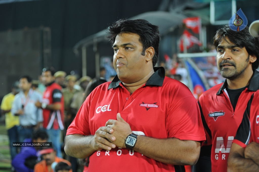Telugu Warriors Vs Karnataka Bulldozers Match Photos 02 - 19 / 70 photos