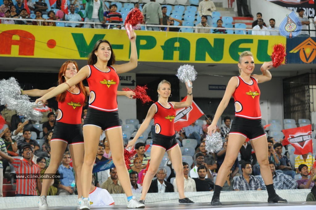 Telugu Warriors Vs Karnataka Bulldozers Match Photos 02 - 48 / 70 photos