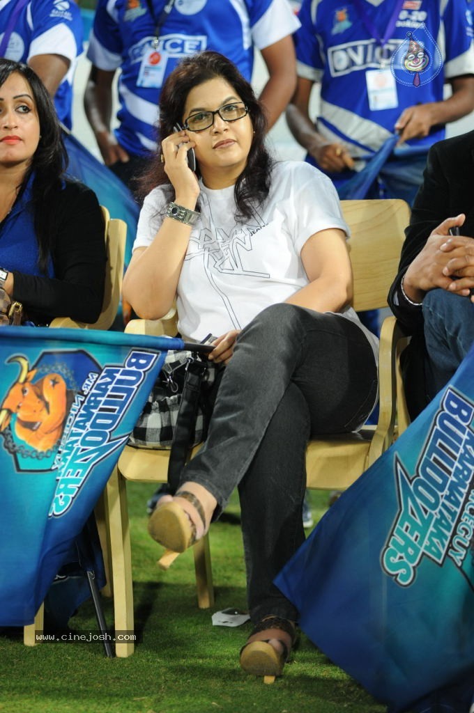 Telugu Warriors Vs Karnataka Bulldozers Match Photos 02 - 62 / 70 photos