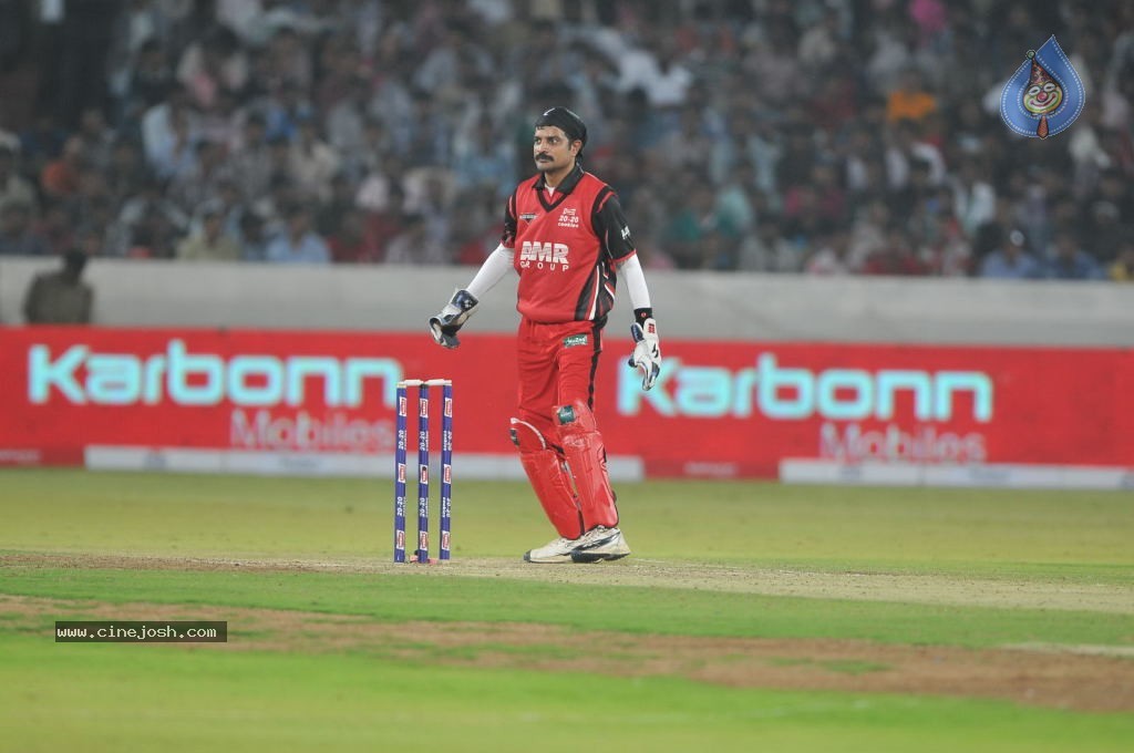 Telugu Warriors Vs Karnataka Bulldozers Match Photos 03 - 2 / 84 photos