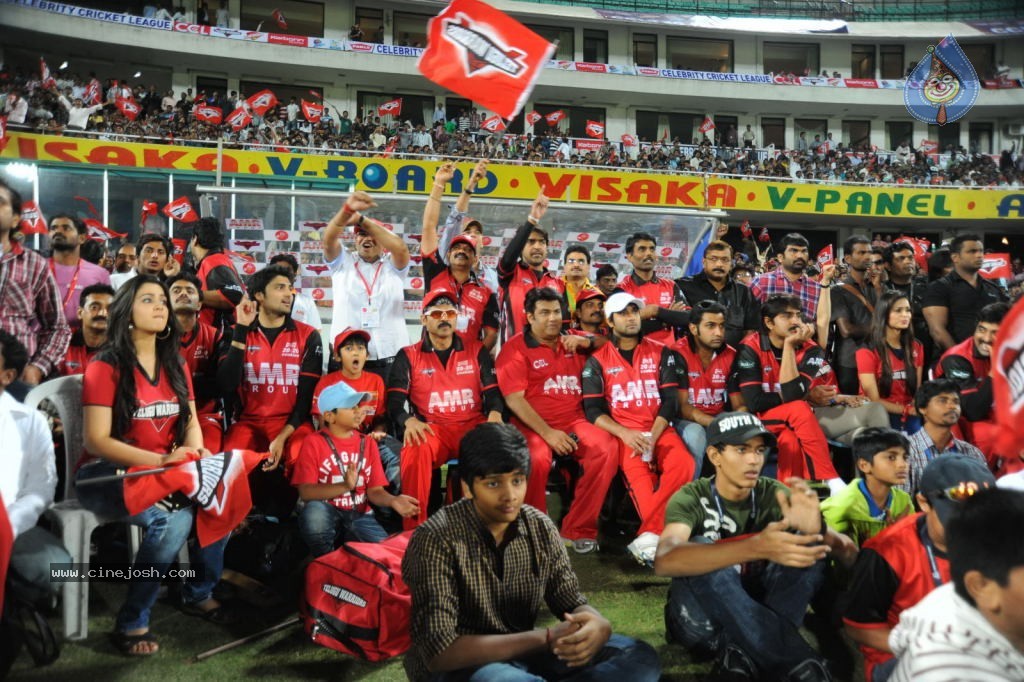 Telugu Warriors Vs Karnataka Bulldozers Match Photos 03 - 19 / 84 photos