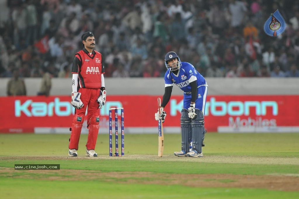 Telugu Warriors Vs Karnataka Bulldozers Match Photos 03 - 28 / 84 photos