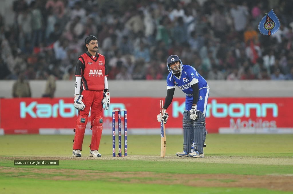 Telugu Warriors Vs Karnataka Bulldozers Match Photos 03 - 49 / 84 photos