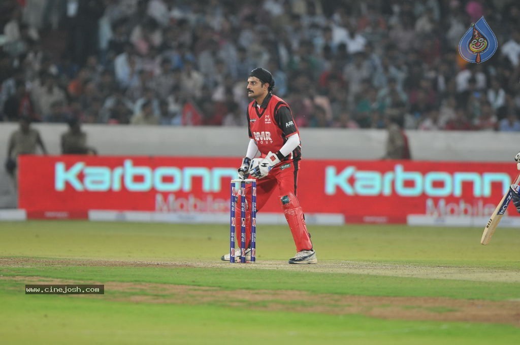 Telugu Warriors Vs Karnataka Bulldozers Match Photos 03 - 51 / 84 photos