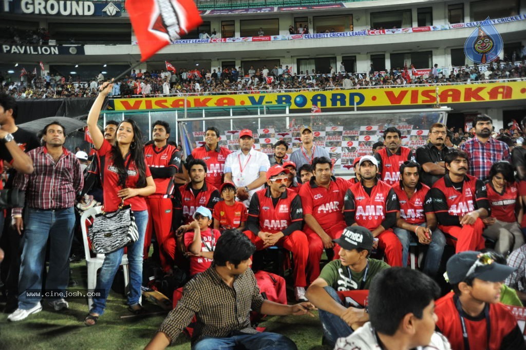 Telugu Warriors Vs Karnataka Bulldozers Match Photos 03 - 52 / 84 photos
