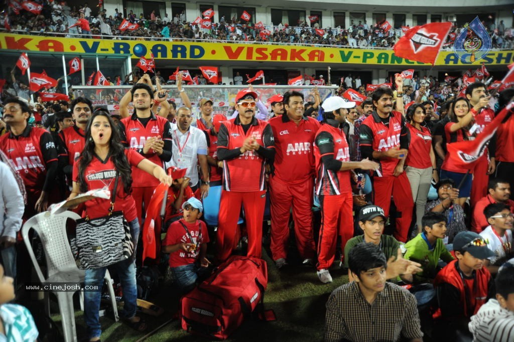 Telugu Warriors Vs Karnataka Bulldozers Match Photos 03 - 61 / 84 photos