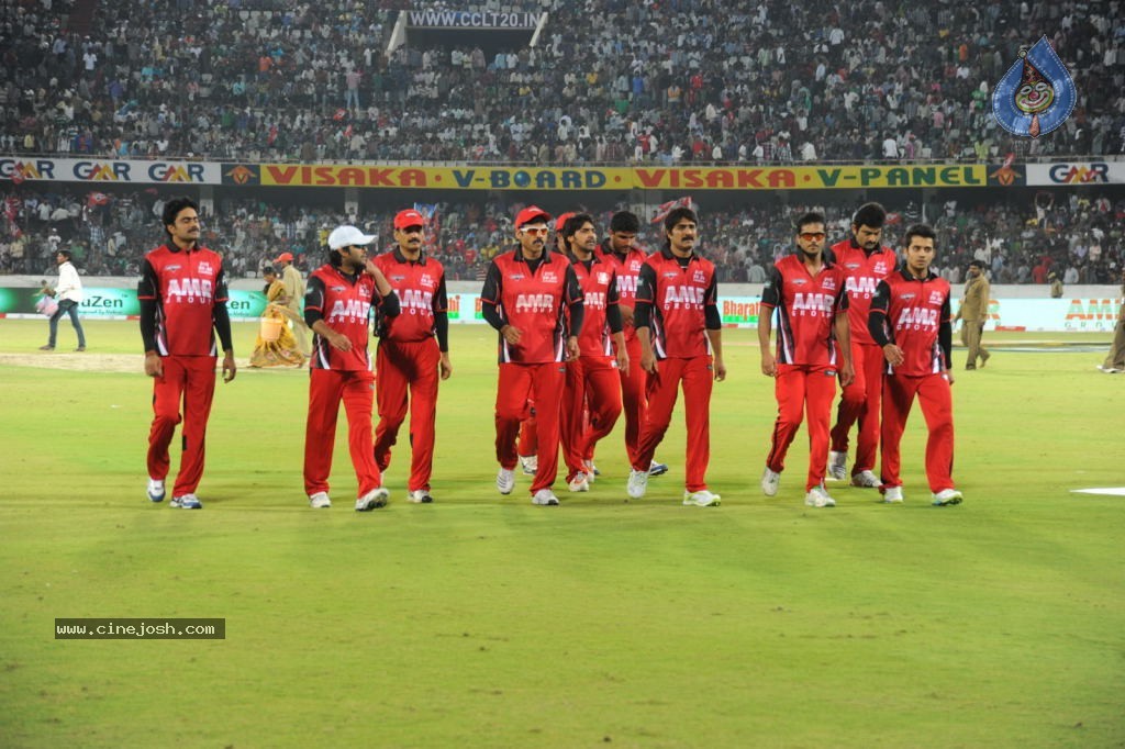Telugu Warriors Vs Karnataka Bulldozers Match Photos 03 - 63 / 84 photos