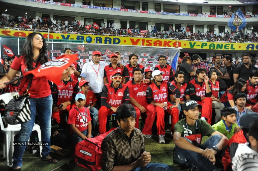 Telugu Warriors Vs Karnataka Bulldozers Match Photos 03 - 64 / 84 photos