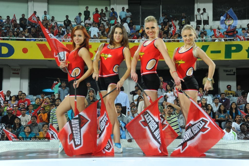 Telugu Warriors Vs Karnataka Bulldozers Match Photos 03 - 83 / 84 photos
