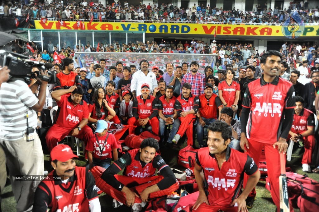 Telugu Warriors Vs Karnataka Bulldozers Match Photos 04 - 10 / 173 photos