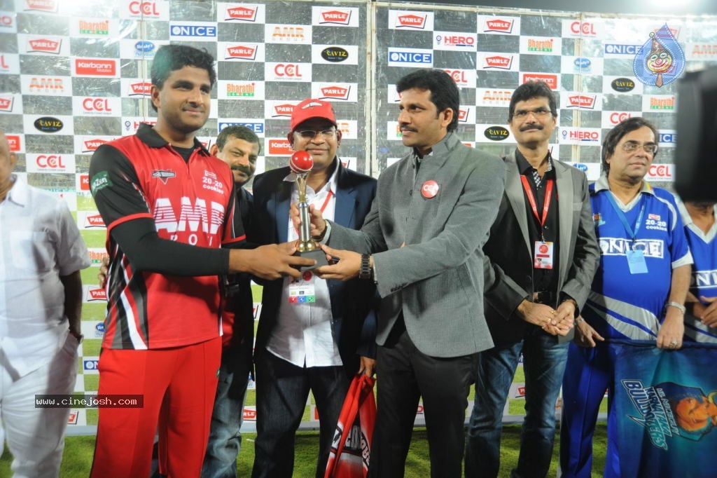 Telugu Warriors Vs Karnataka Bulldozers Match Photos 04 - 23 / 173 photos