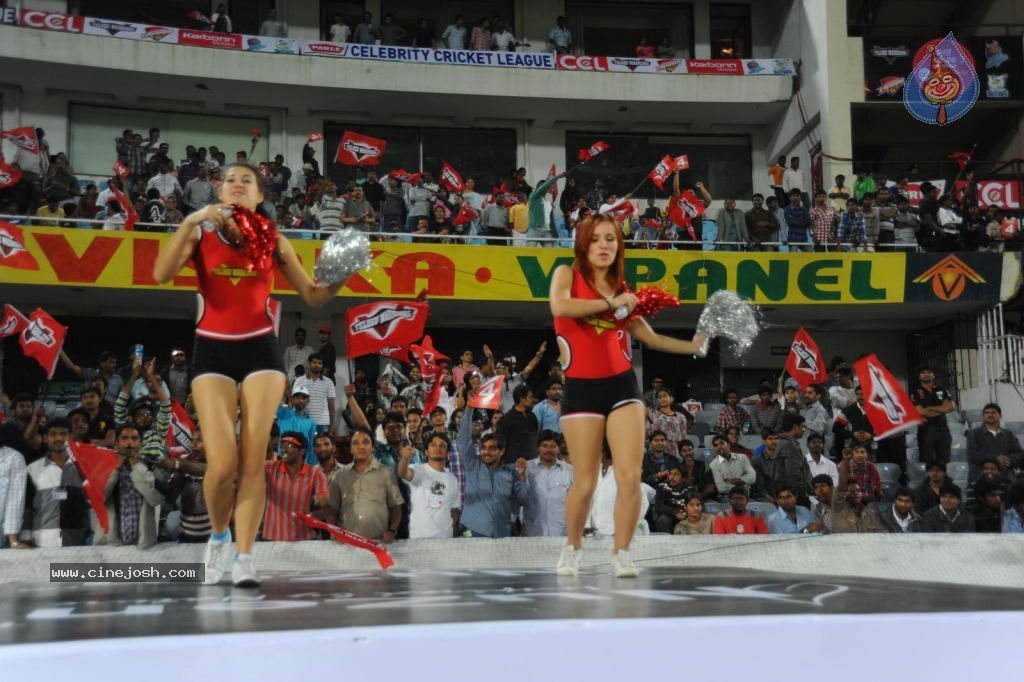Telugu Warriors Vs Karnataka Bulldozers Match Photos 04 - 28 / 173 photos