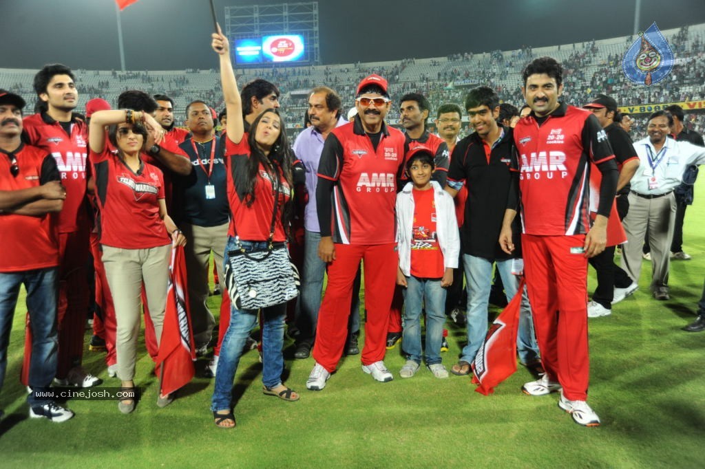 Telugu Warriors Vs Karnataka Bulldozers Match Photos 04 - 34 / 173 photos