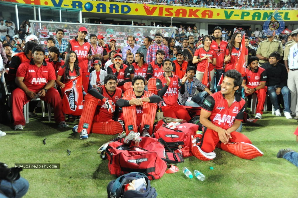 Telugu Warriors Vs Karnataka Bulldozers Match Photos 04 - 78 / 173 photos