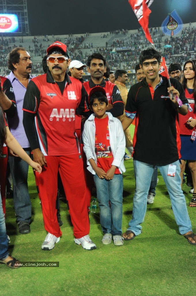 Telugu Warriors Vs Karnataka Bulldozers Match Photos 04 - 93 / 173 photos
