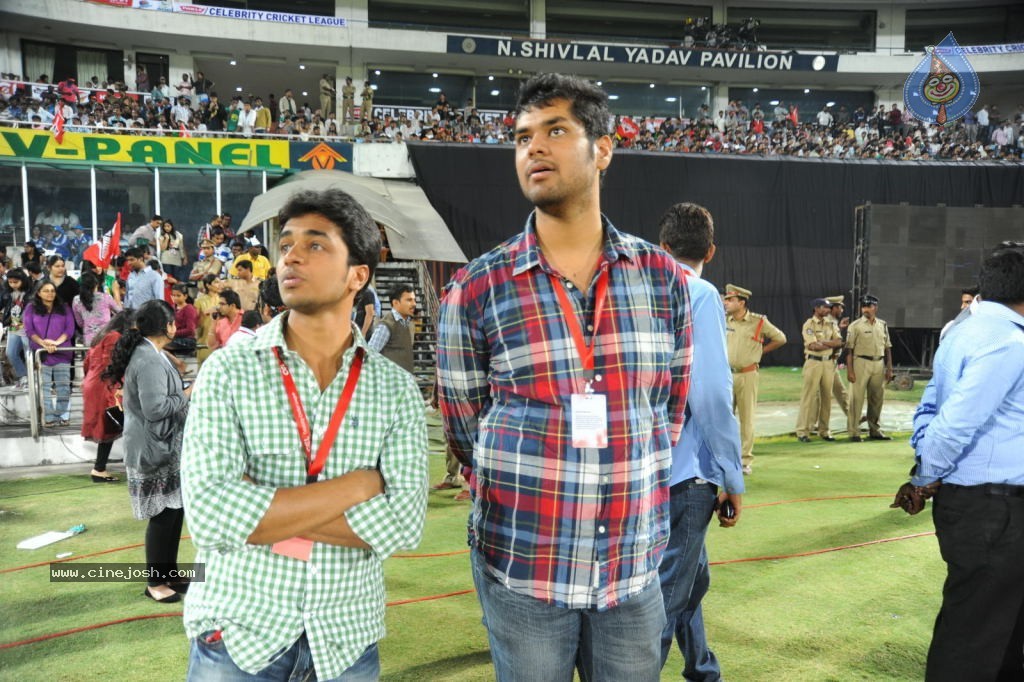 Telugu Warriors Vs Karnataka Bulldozers Match Photos 04 - 103 / 173 photos