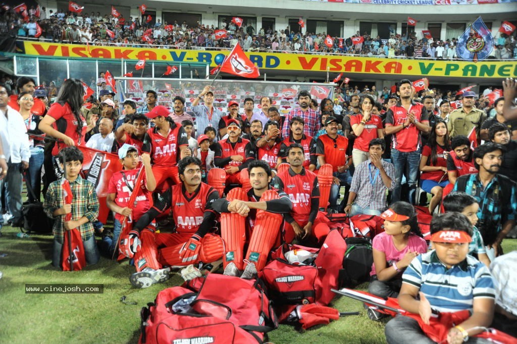 Telugu Warriors Vs Karnataka Bulldozers Match Photos 04 - 104 / 173 photos