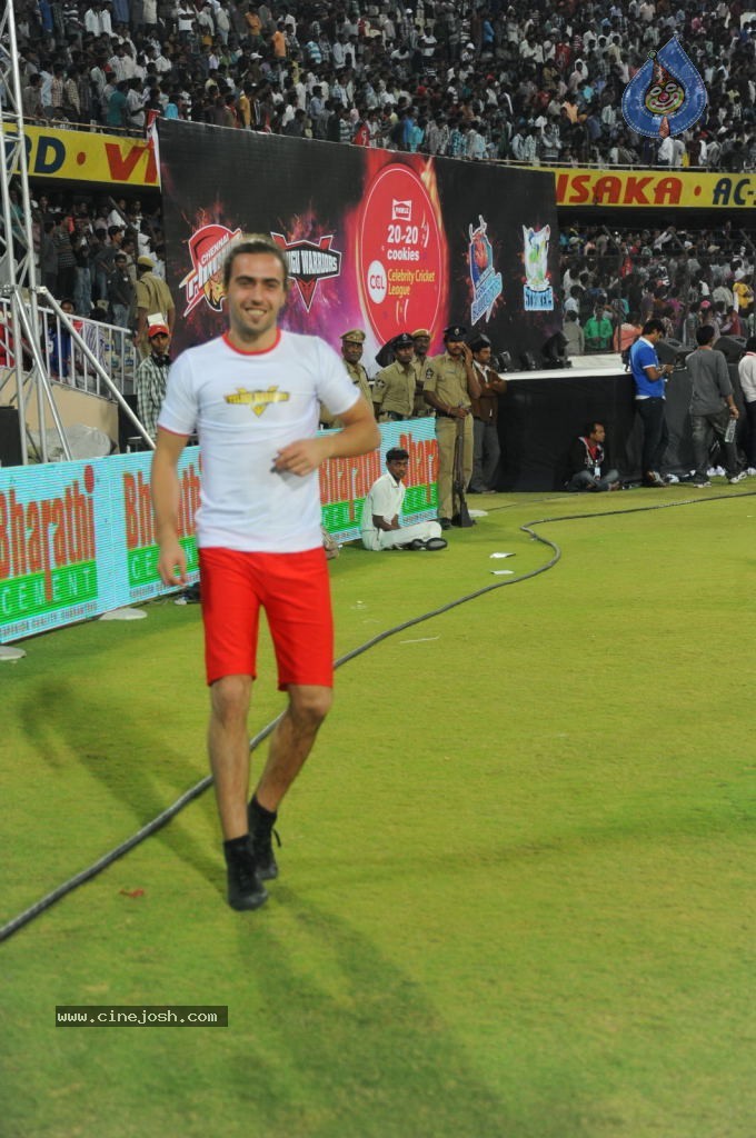 Telugu Warriors Vs Karnataka Bulldozers Match Photos 04 - 105 / 173 photos
