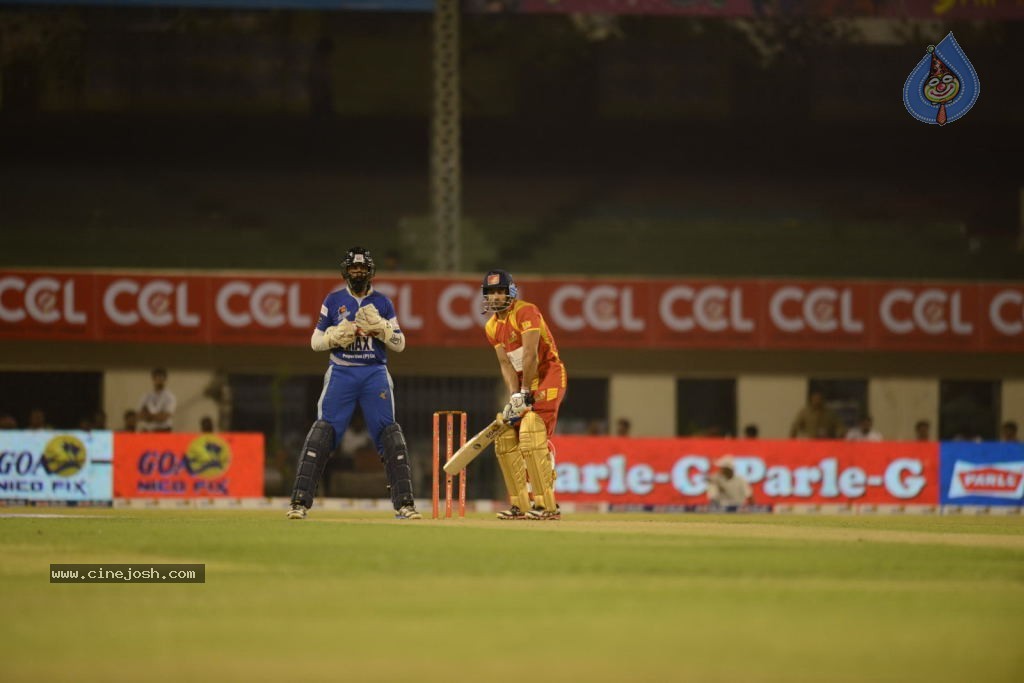 Telugu Warriors Vs Karnataka Bulldozers Match Stills - 87 / 190 photos