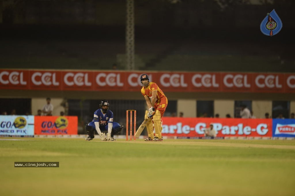 Telugu Warriors Vs Karnataka Bulldozers Match Stills - 89 / 190 photos