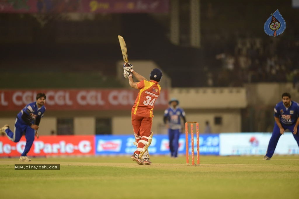 Telugu Warriors Vs Karnataka Bulldozers Match Stills - 91 / 190 photos