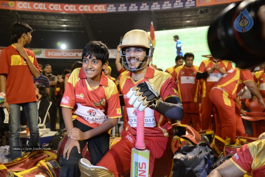 Telugu Warriors Vs Karnataka Bulldozers Match Stills - 101 / 190 photos