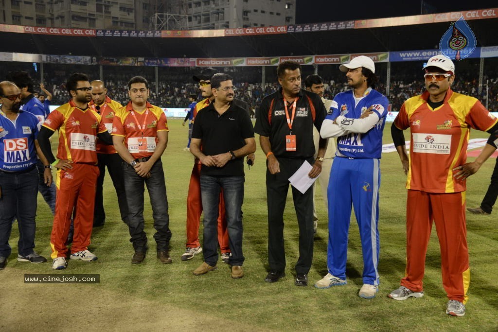Telugu Warriors Vs Karnataka Bulldozers Match Stills - 134 / 190 photos