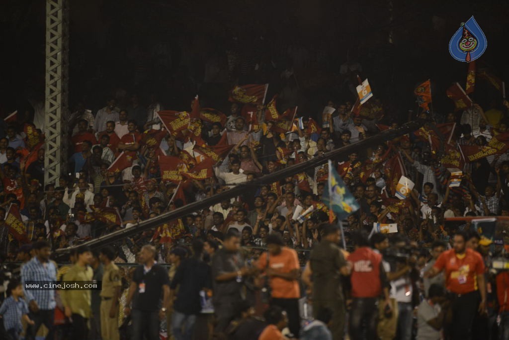 Telugu Warriors Vs Karnataka Bulldozers Match Stills - 153 / 190 photos