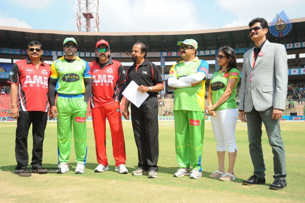Telugu Warriors Vs Kerala Strikers Match Photos 01 - 2 / 91 photos