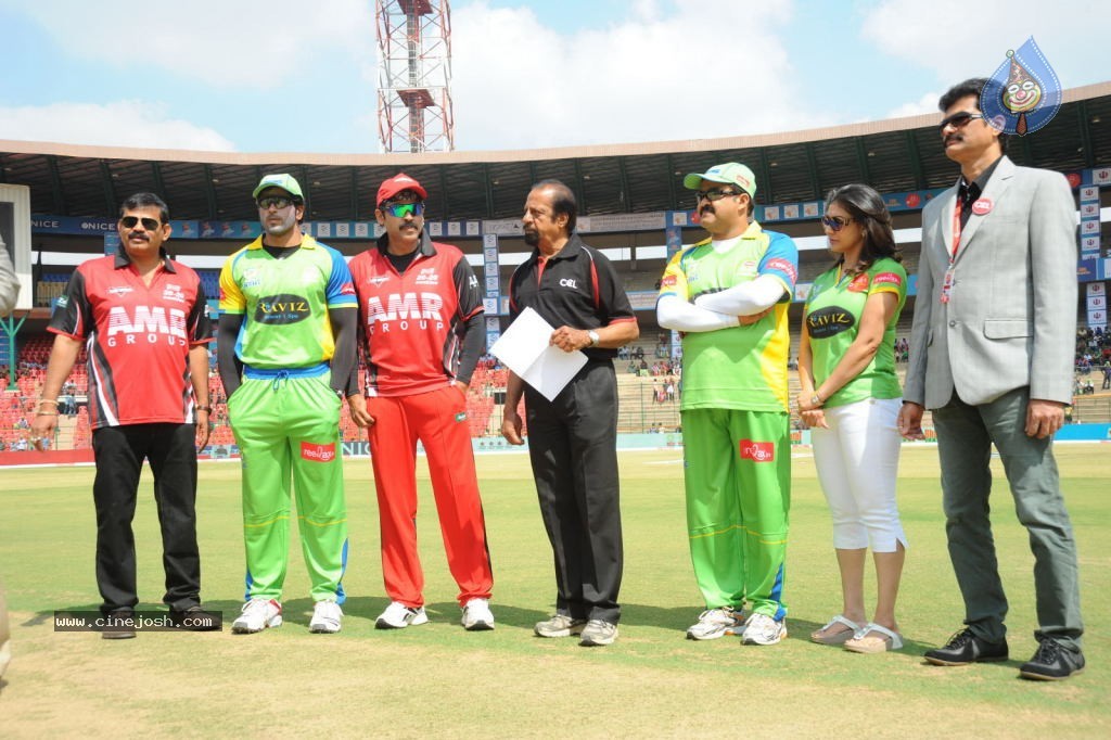 Telugu Warriors Vs Kerala Strikers Match Photos 01 - 16 / 91 photos