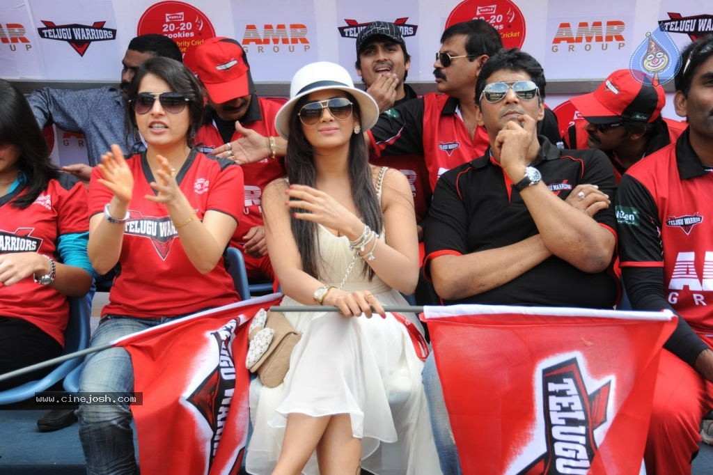 Telugu Warriors Vs Kerala Strikers Match Photos 01 - 31 / 91 photos