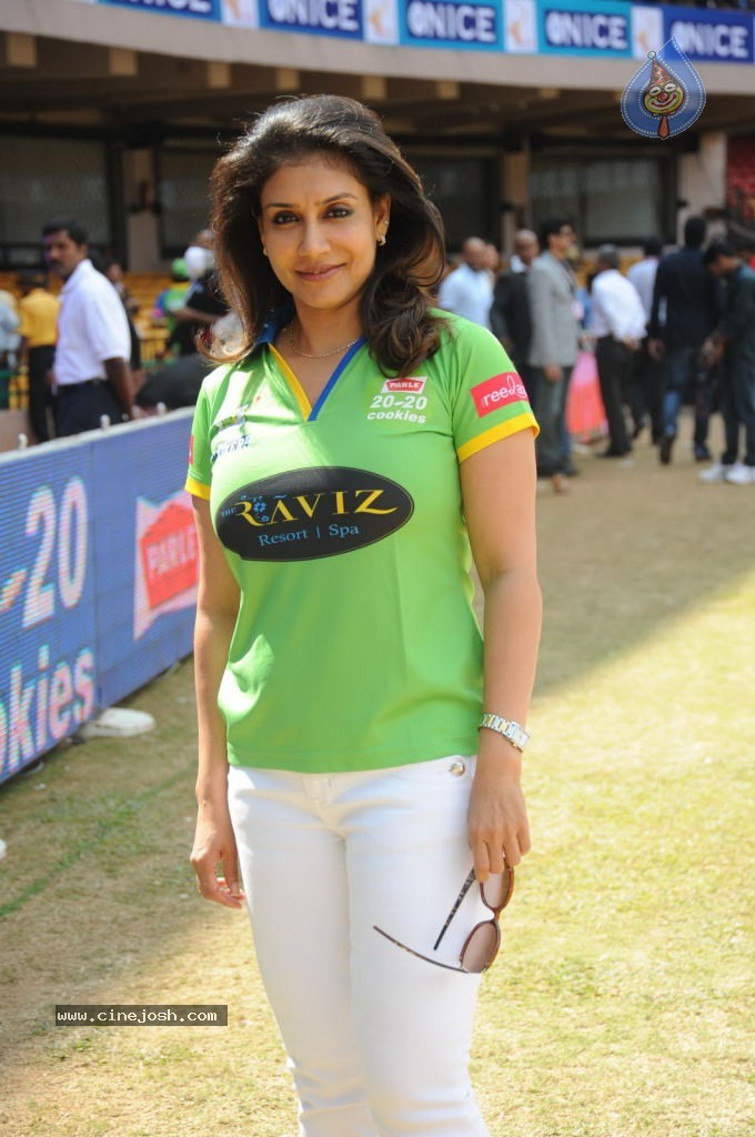 Telugu Warriors Vs Kerala Strikers Match Photos 01 - 90 / 91 photos
