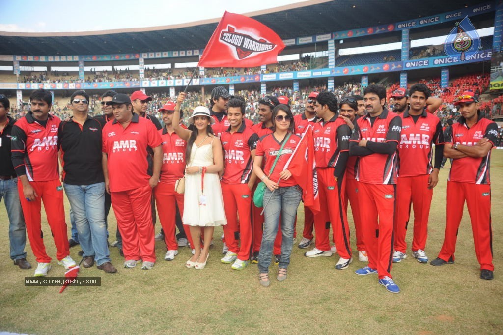 Telugu Warriors Vs Kerala Strikers Match Photos 02 - 20 / 114 photos